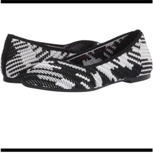 Skechers Cleo Blurry Womens Black White Slip-On Ballet Flat NWT Size 8